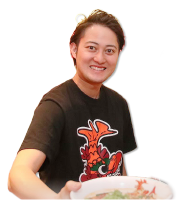 ラーメンを持った永島詳大様の画像